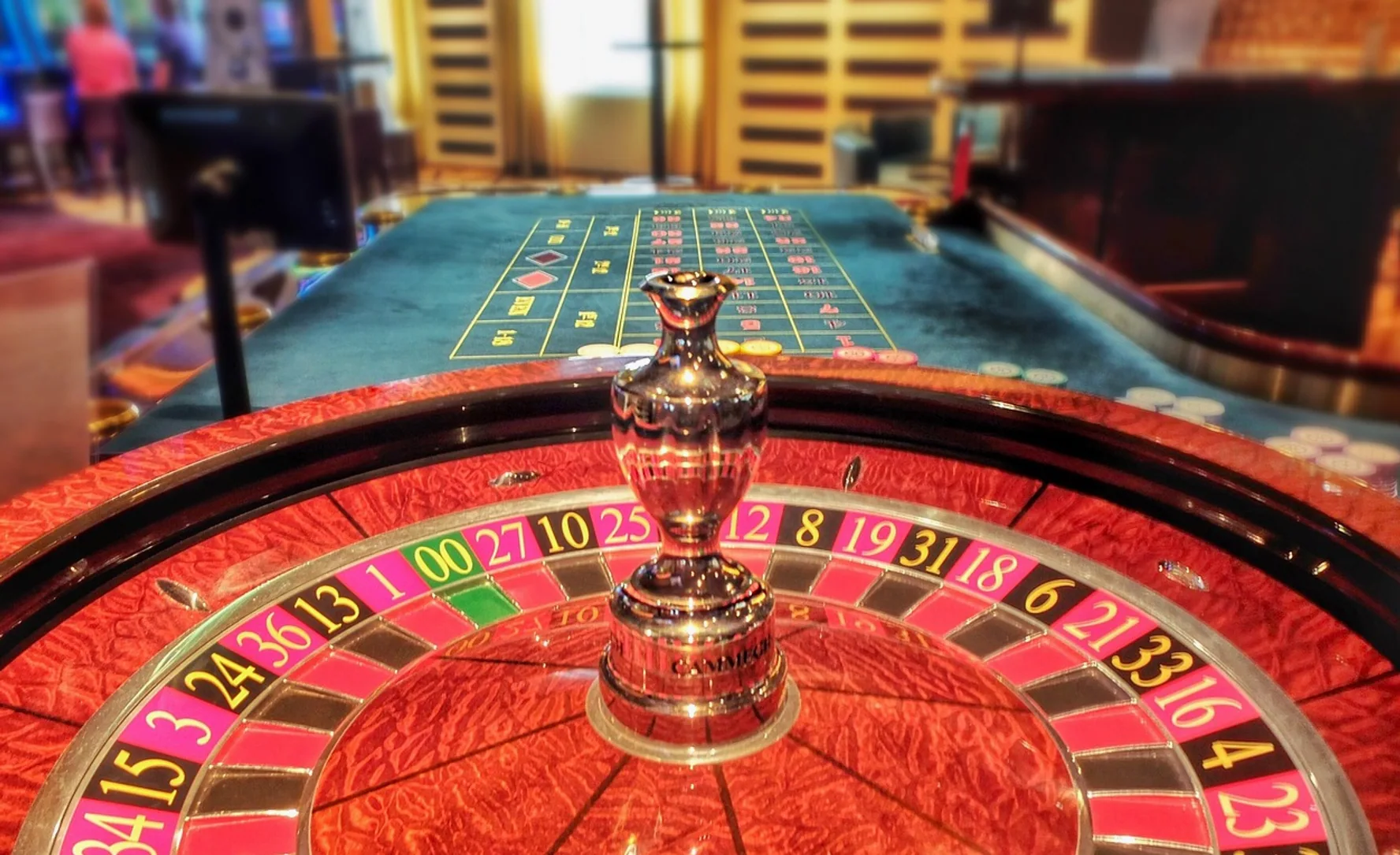 Roulette, chips and casino