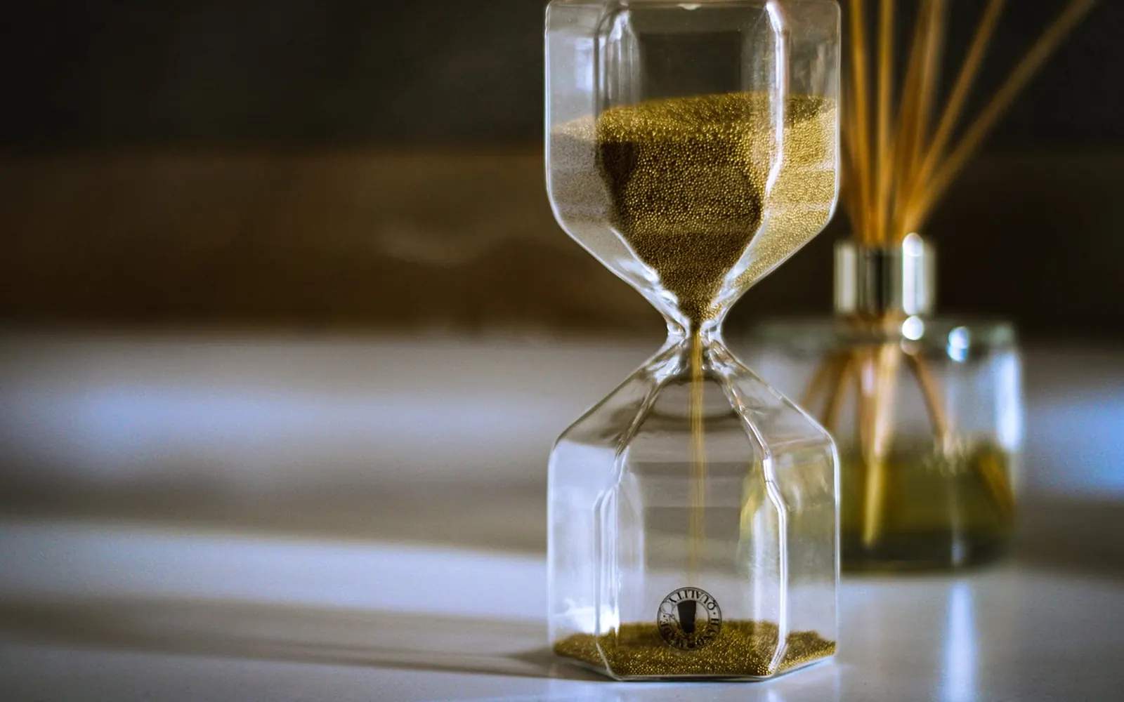 Indoor, time and waiting