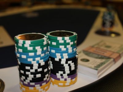You Need To Start Bluffing In Online Poker